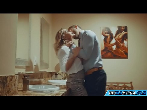 ❤️ Вақте ки як малламуй busty шумо дар як ҳоҷатхона ҷамъиятӣ seduces ❌  Секс  дар tg.redpornpictures.ru ❤